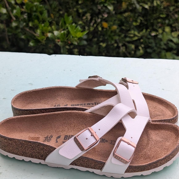 Birkenstock White Sandals with Adjustable Straps - Picture 5 of 17